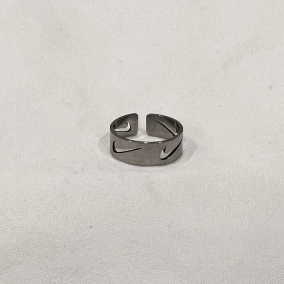 Nike ring sterling silver - Picture 3 of 3